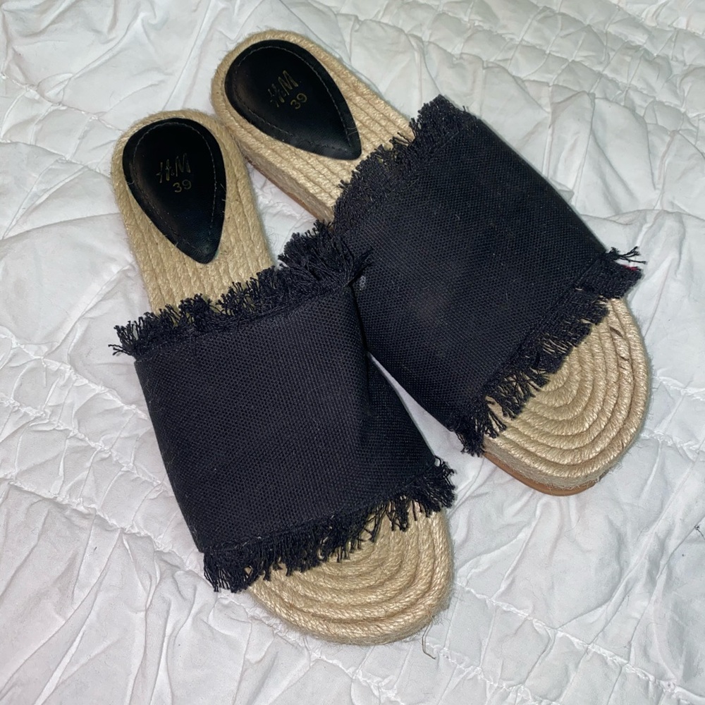 BLACK ESPADRILLE SLIDES